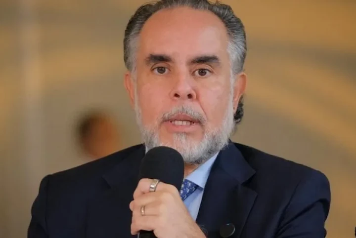 Benedetti propone suprimir el festivo del 12 de octubre: “no hay nada que celebrar”