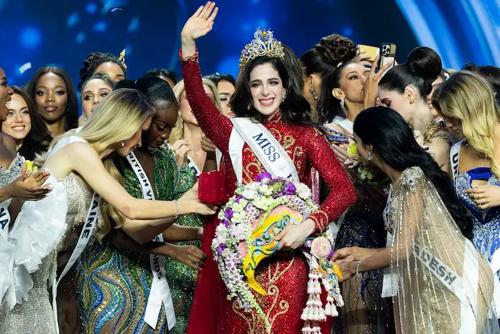 Fátima Bosch, de México, gana Miss Universo 2025 en medio de numerosas controversias