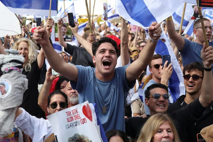 Hamas libera a 20 rehenes vivos, incluyendo el colombo-israelí Elkana Bohbot, tras más de dos años de cautiverio