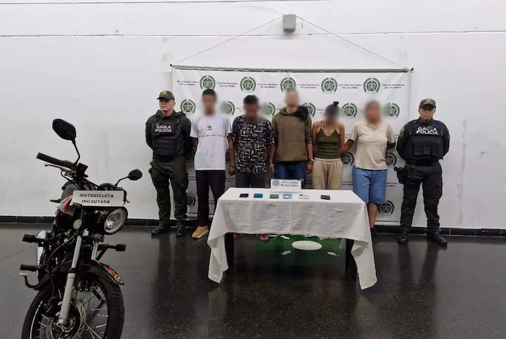 Secuestran y rescatan a turista alemán en Medellín tras ser visto en el Parque Lleras con dos trabajadoras sexuales