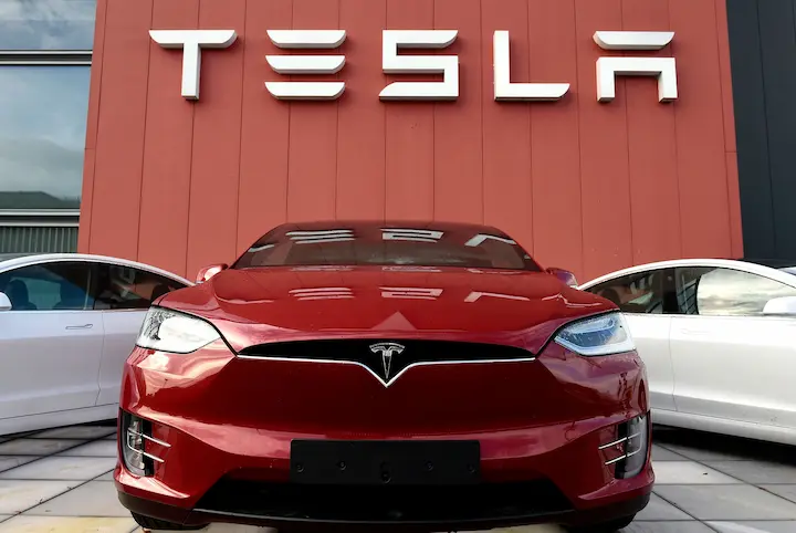 Tesla efectúa su llegada oficial a Colombia con operación directa y venta de Model 3 y Model Y